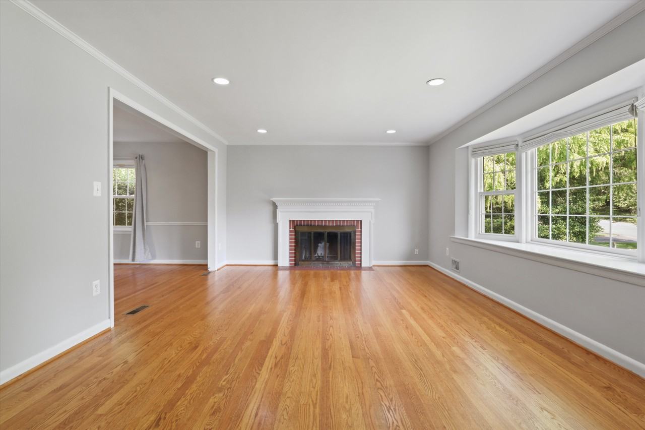 6139 Tompkins Dr - Photo 3 of 40