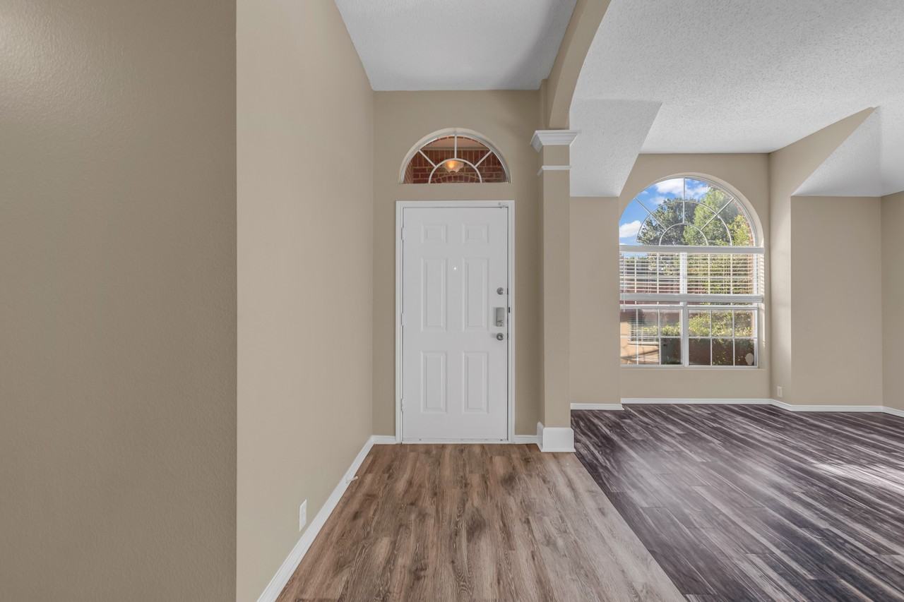 2516 Creekhaven Dr - Photo 3 of 29