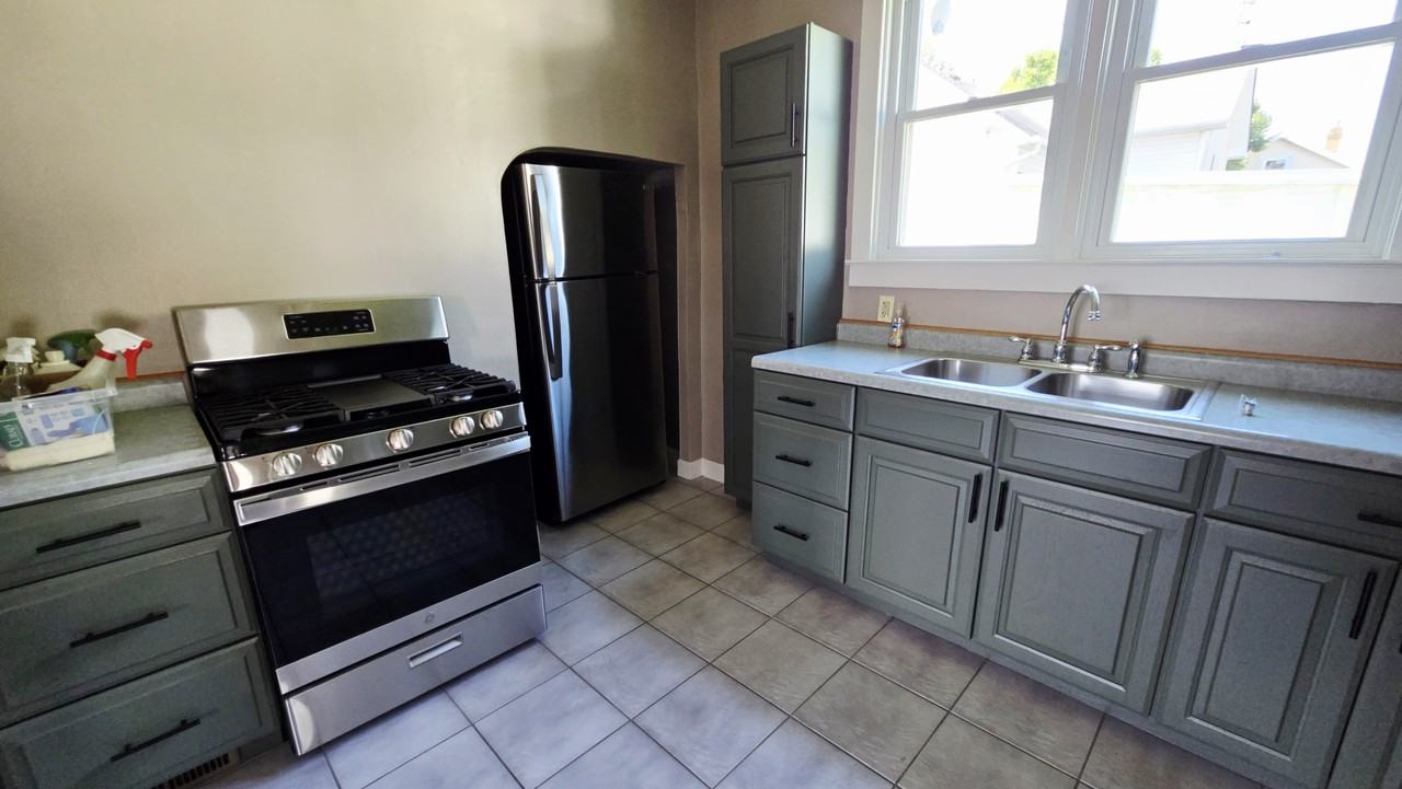 141 West 1st Street - Photo 3 of 16