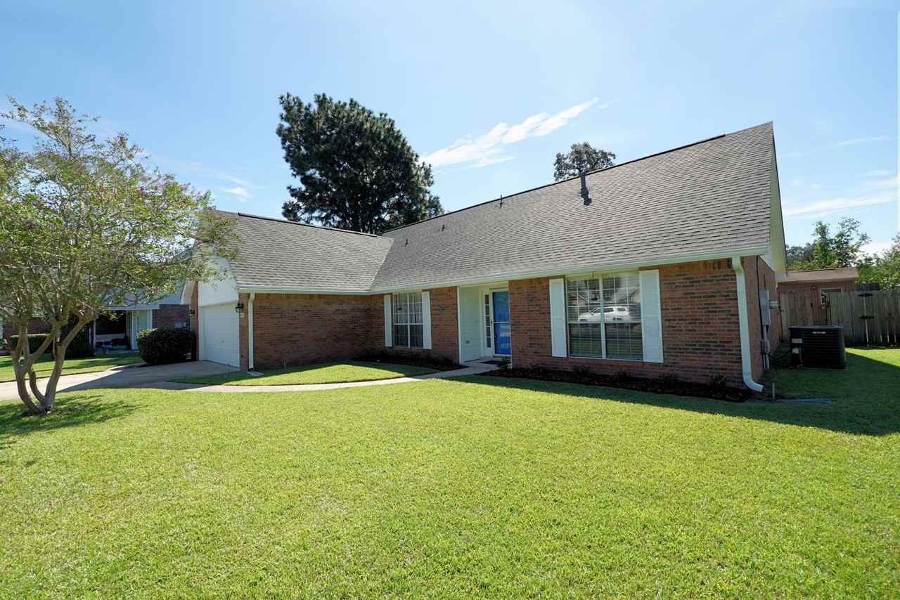 4552 Knollwood Ln - Photo 2 of 38