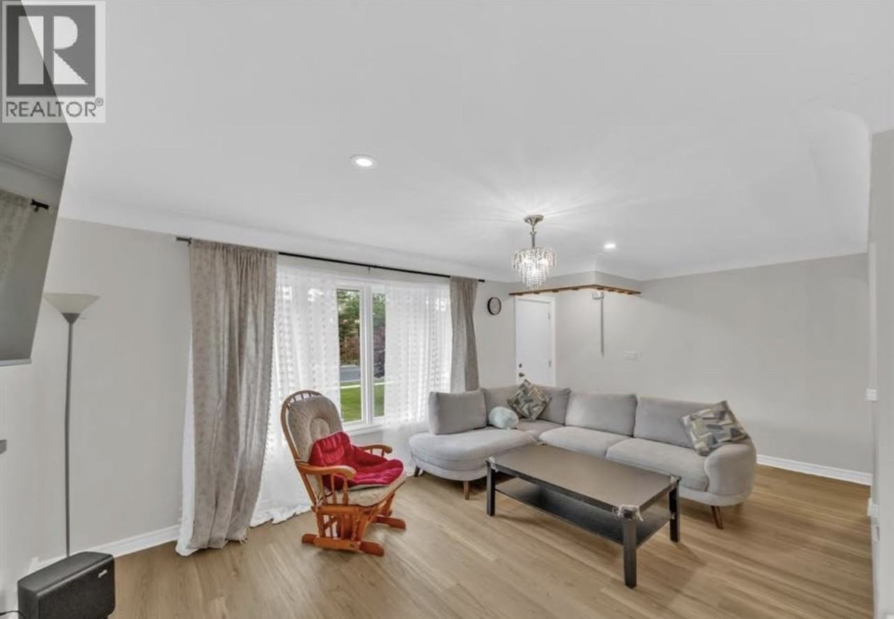 1045 Cabana Rd W - Photo 5 of 10