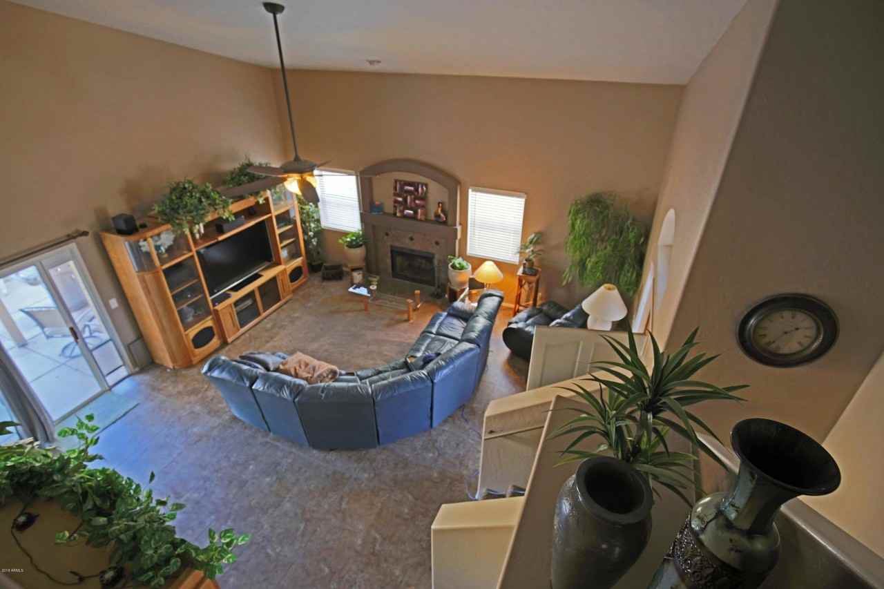 638 W Sereno Dr - Photo 3 of 15