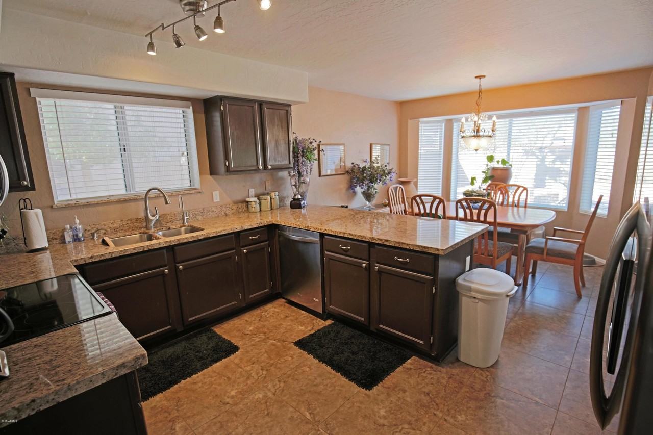 638 W Sereno Dr - Photo 6 of 15