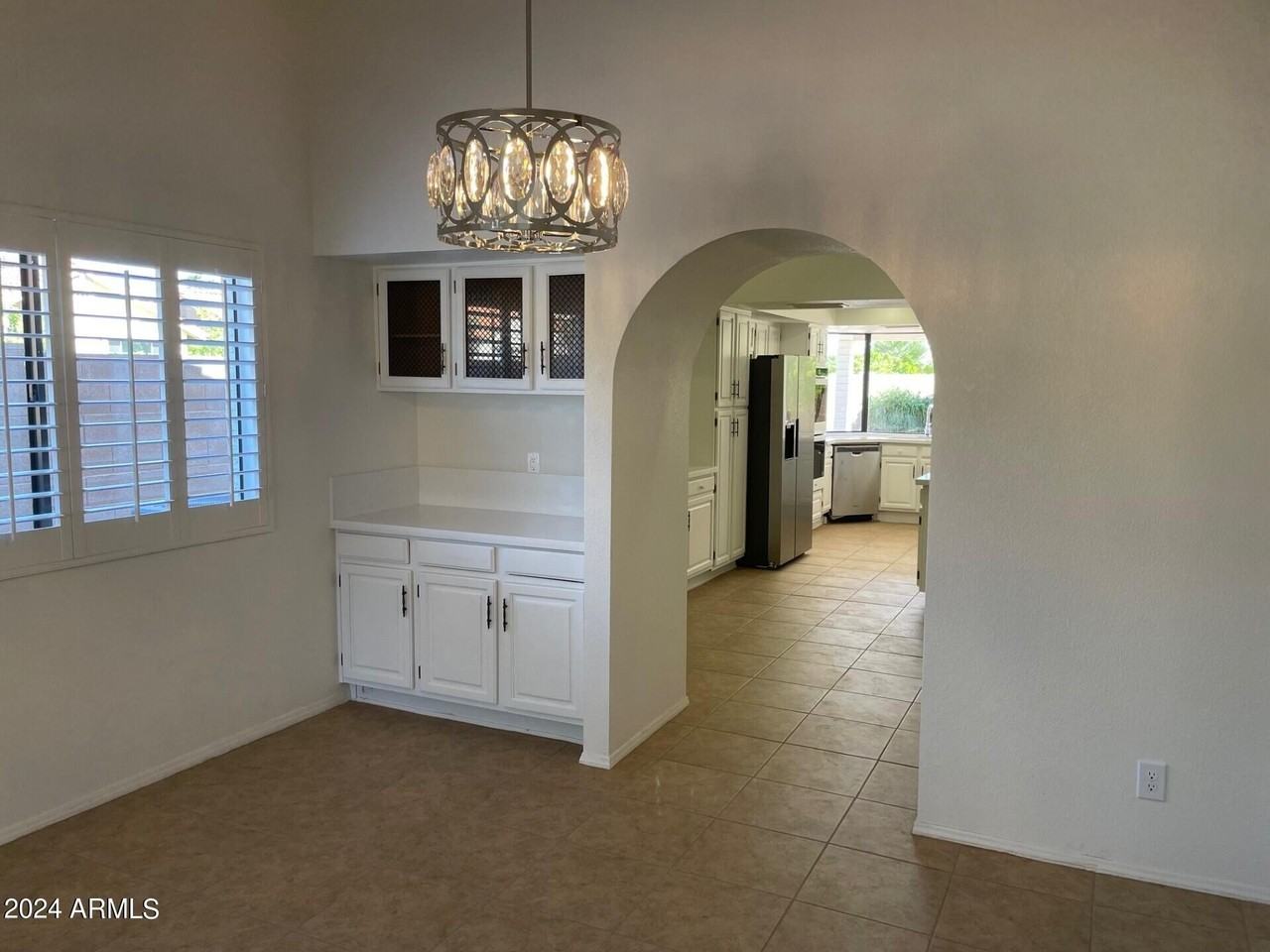 839 E Meadow Ln - Photo 4 of 31