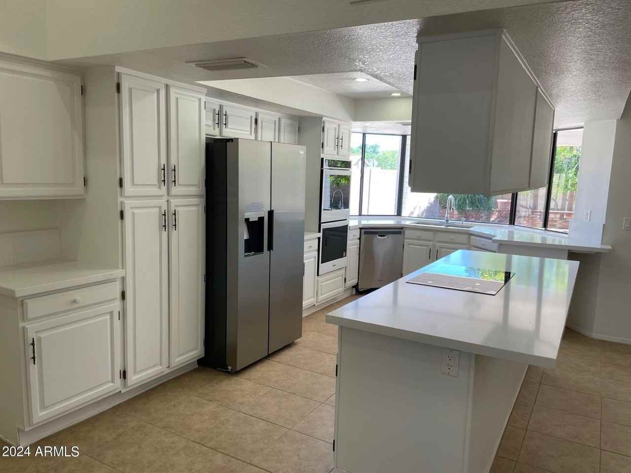 839 E Meadow Ln - Photo 7 of 31