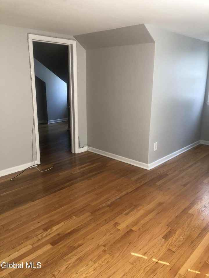 718 Western Ave Unit B #B - Photo 6 of 9