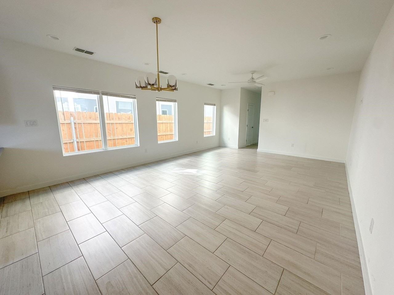 424 Deer Path Loop - Photo 3 of 12