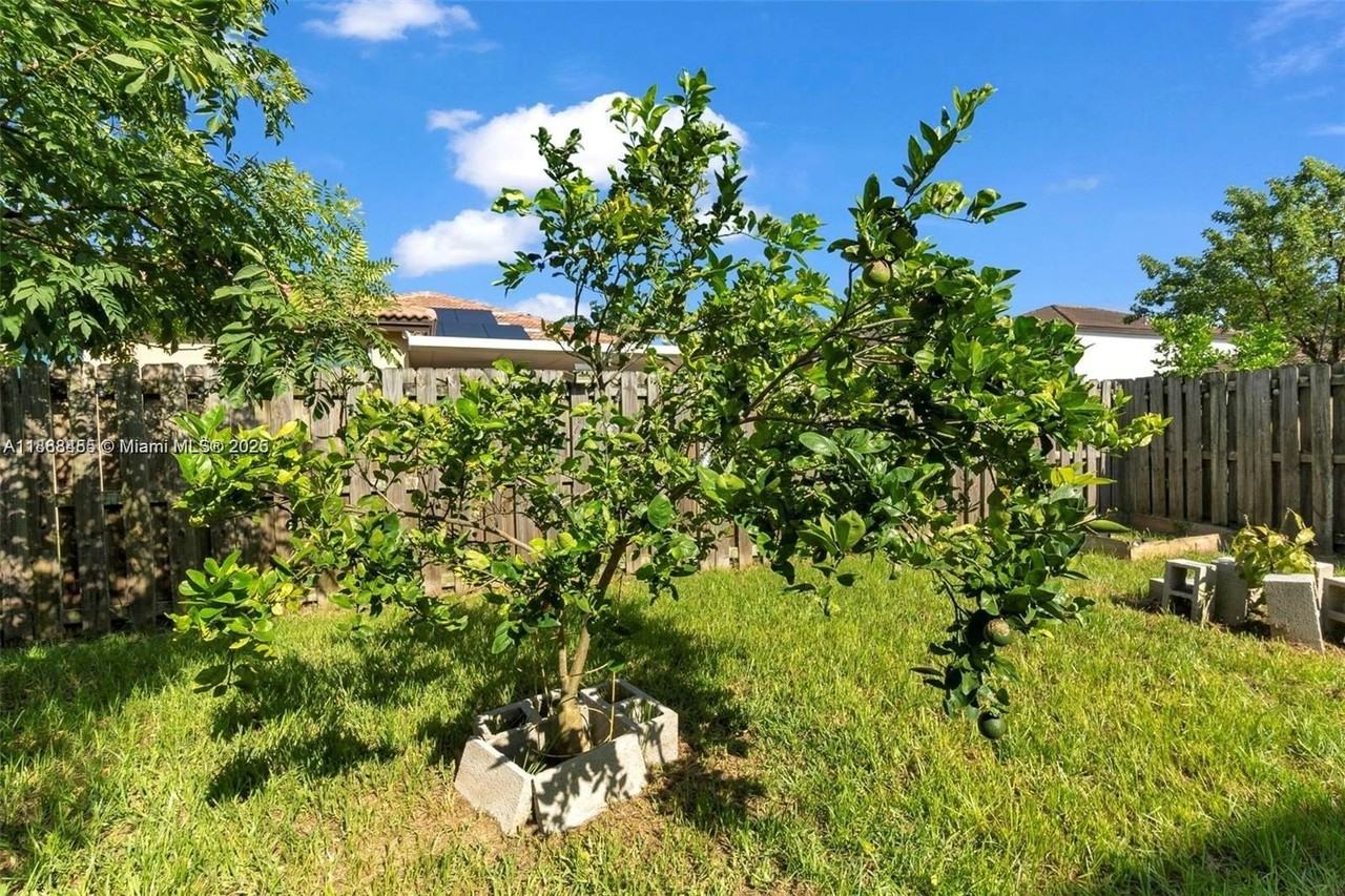 25145 Southwest 119th Avenue #25145 - Photo 5 of 47