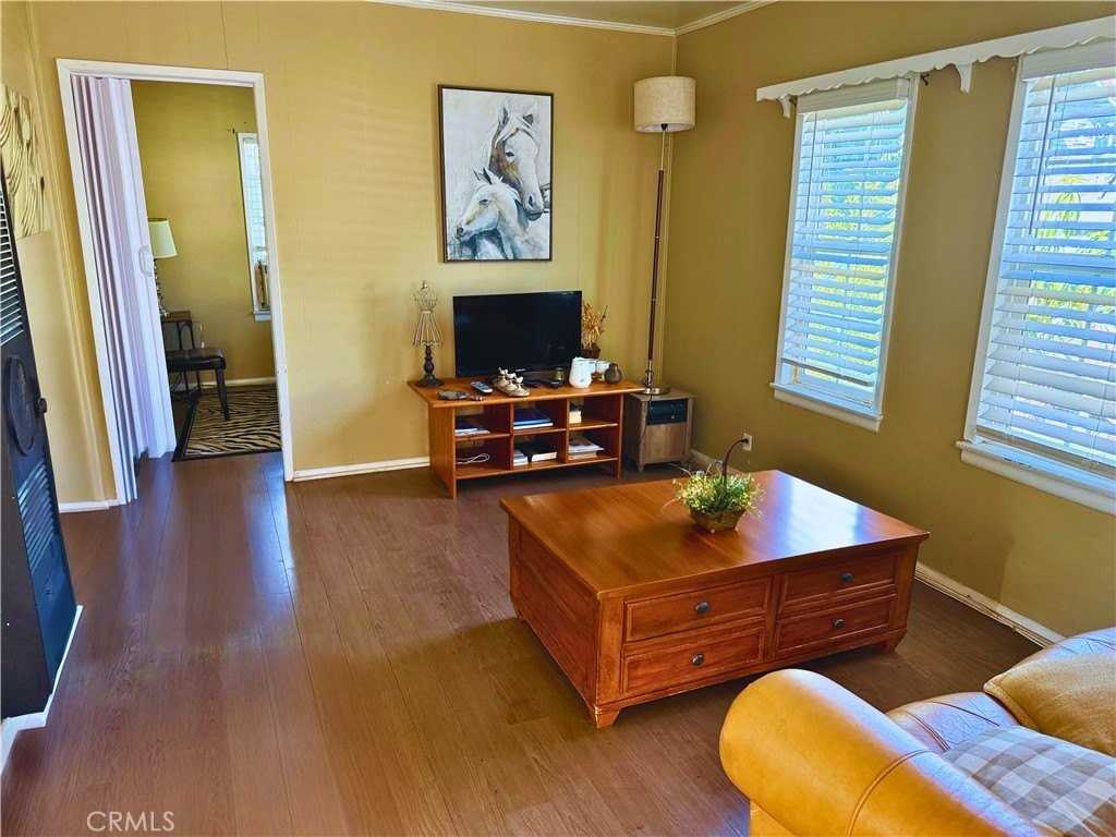 6529 Washington Ave - Photo 4 of 8