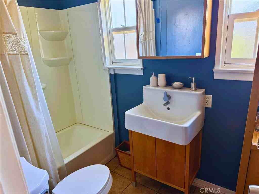 6529 Washington Ave - Photo 6 of 8