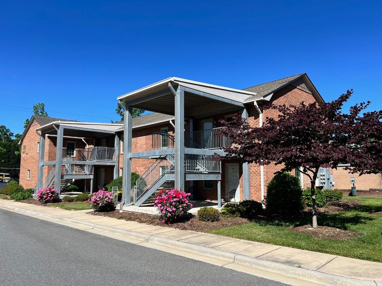 516 West Innes - Photo 2 of 10