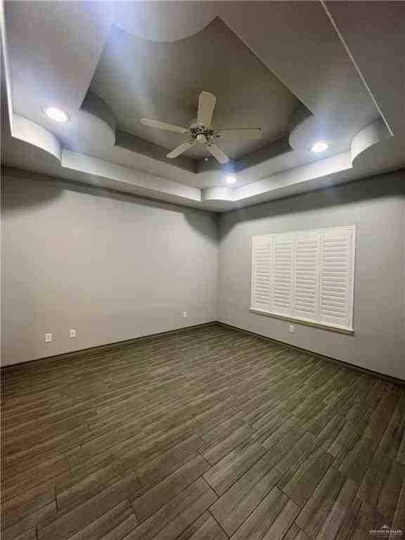 2105 Hole In One Dr - Photo 3 of 11