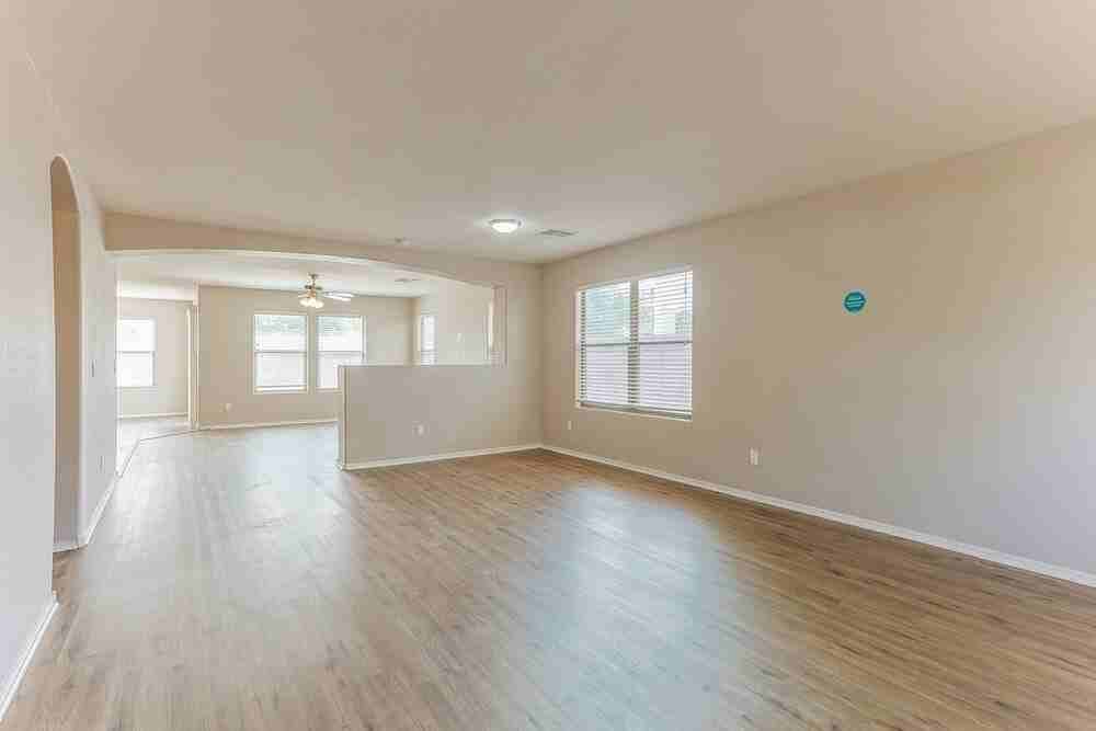 17831 N Madison Rd - Photo 3 of 15