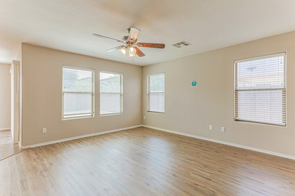 17831 N Madison Rd - Photo 7 of 15