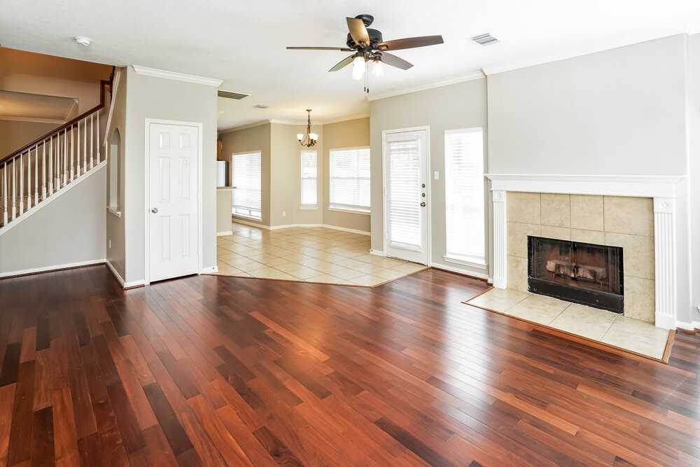 16502 Wheatfield Dr - Photo 4 of 17