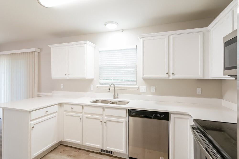 104 Sumner Meadows Ct - Photo 7 of 17