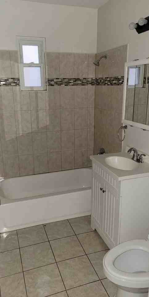 5656 South May Street #1 - Photo 5 of 5