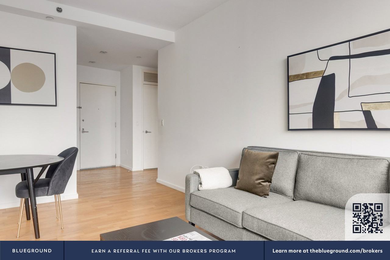 635 West 42nd Street - Photo 5 of 44