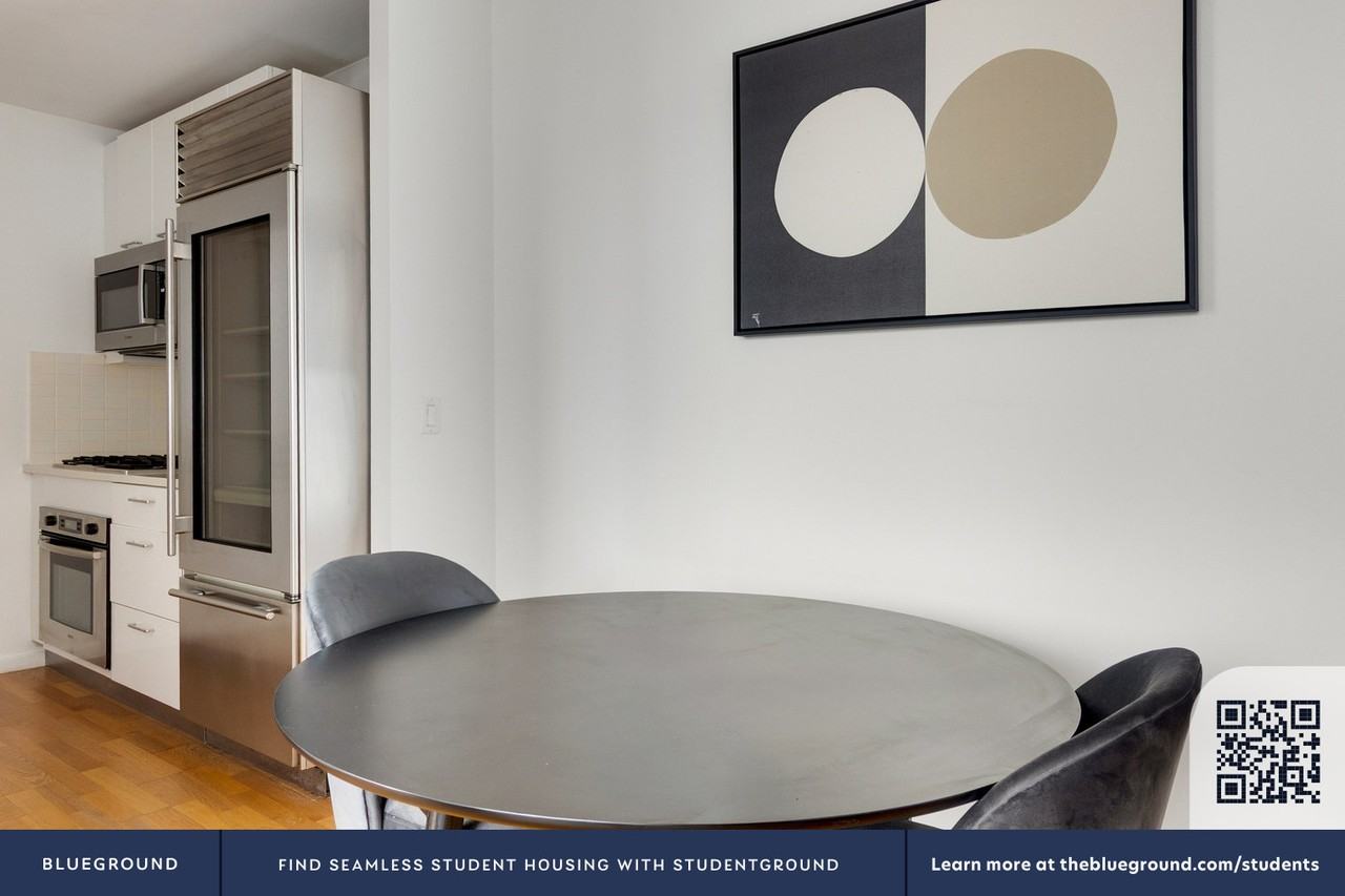 635 West 42nd Street - Photo 7 of 44