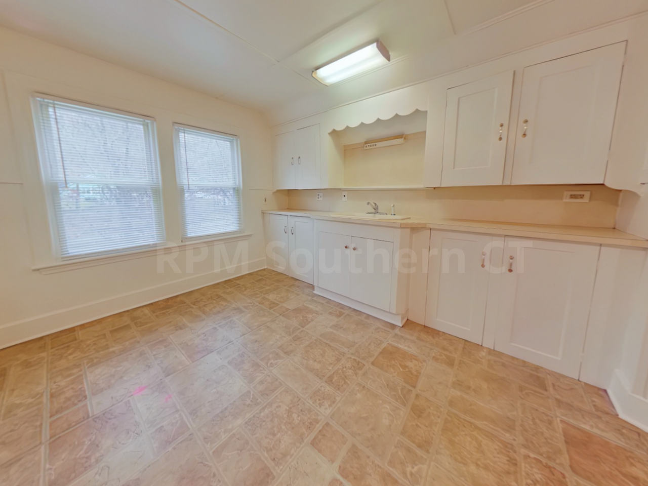 122 Derby Avenue - Photo 3 of 12