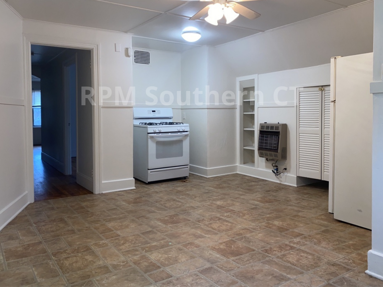 122 Derby Avenue - Photo 5 of 12