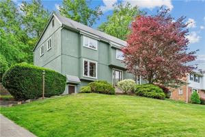 featured image of 471 Manordale Rd