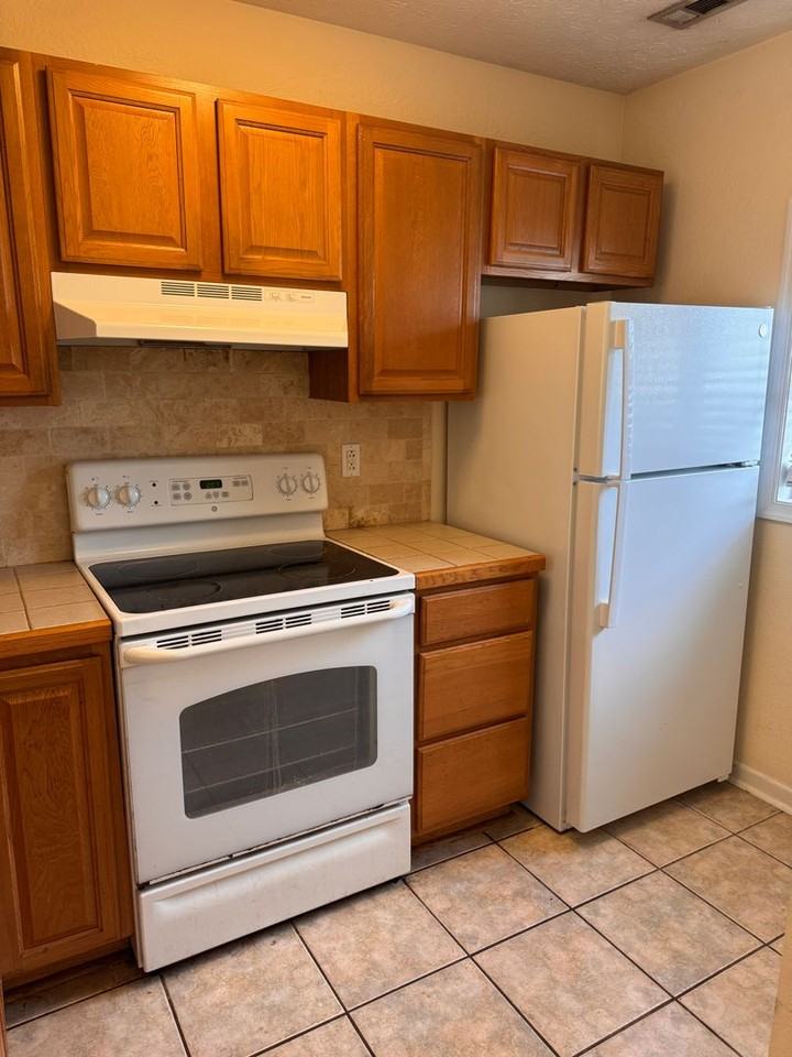 1476 Tenbury Dr - Photo 7 of 20