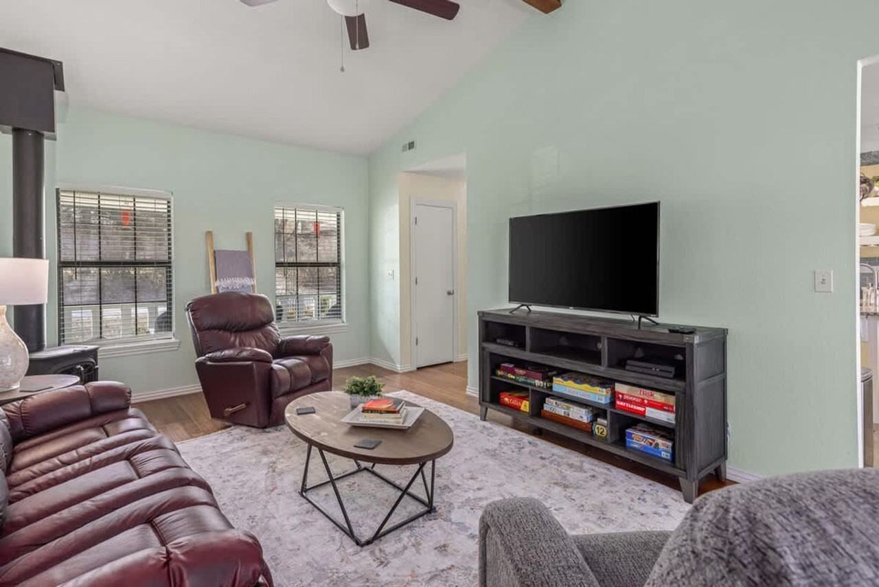 2110 W Loren Cir #1241309P - Photo 3 of 38