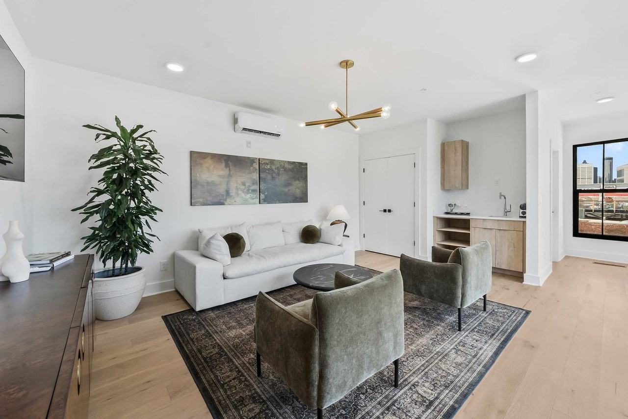 346 Peters St Sw #1058872P - Photo 5 of 28