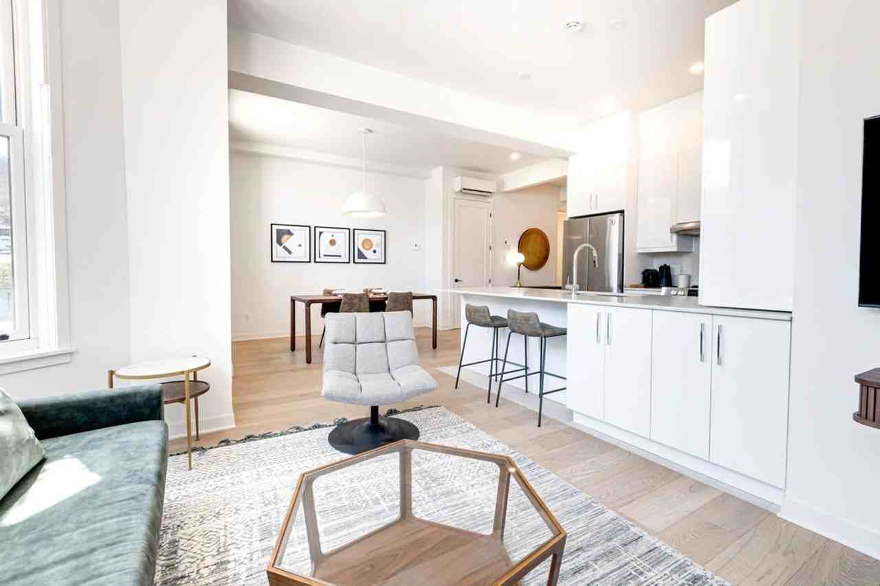 4500 Rue Hutchison #1254792P - Photo 4 of 28