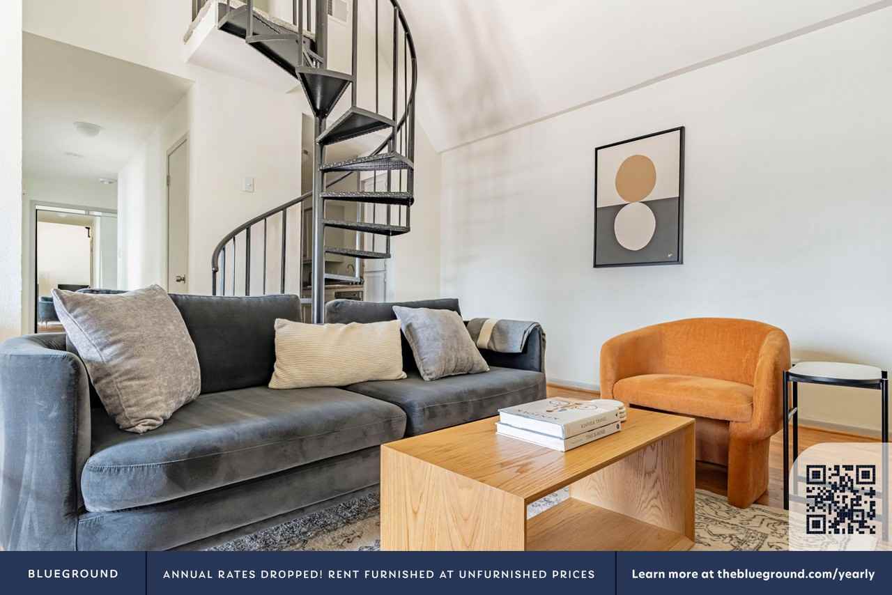 301 East 4th Street - Photo 4 of 52