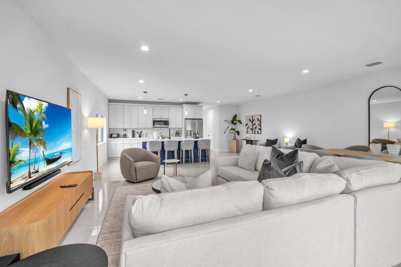 2951 Nw 13th St #1297053P - Photo 3 of 49