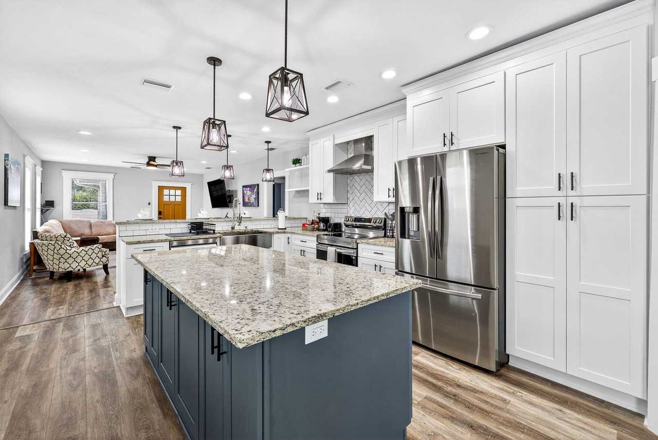 2910 N Ola Ave #1300725P - Photo 2 of 46