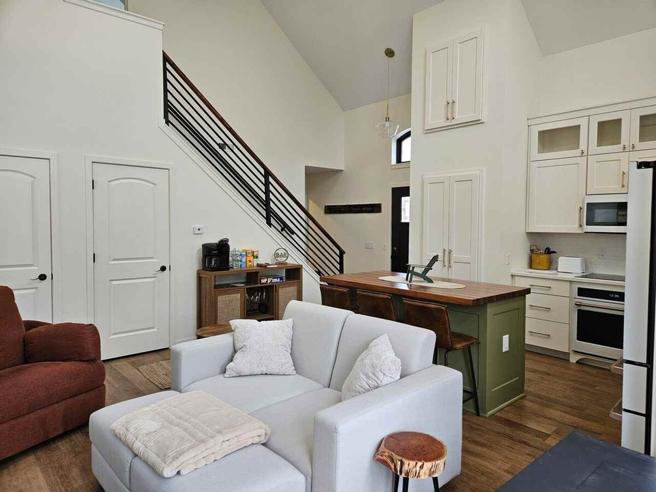 5913 Lake Edge Rd #1300982P - Photo 2 of 38