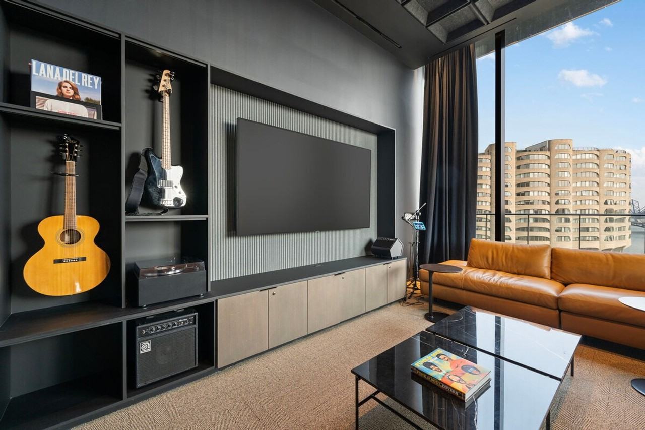 234 W Polk St #1310544P - Photo 3 of 29