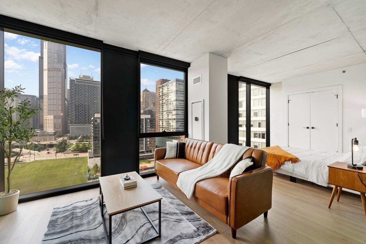 234 W Polk St #1310544P - Photo 4 of 29