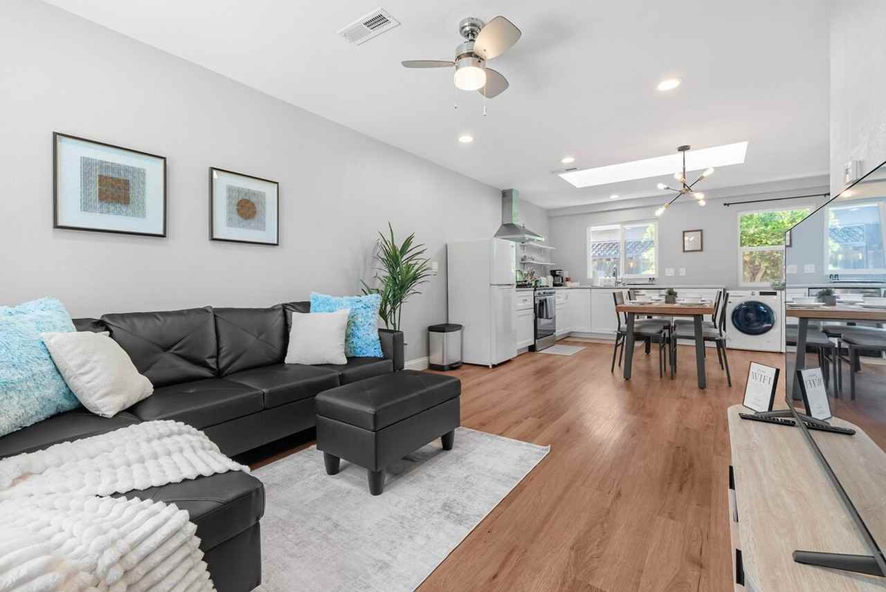 2326 Cherry Ave #1310560P - Photo 4 of 38