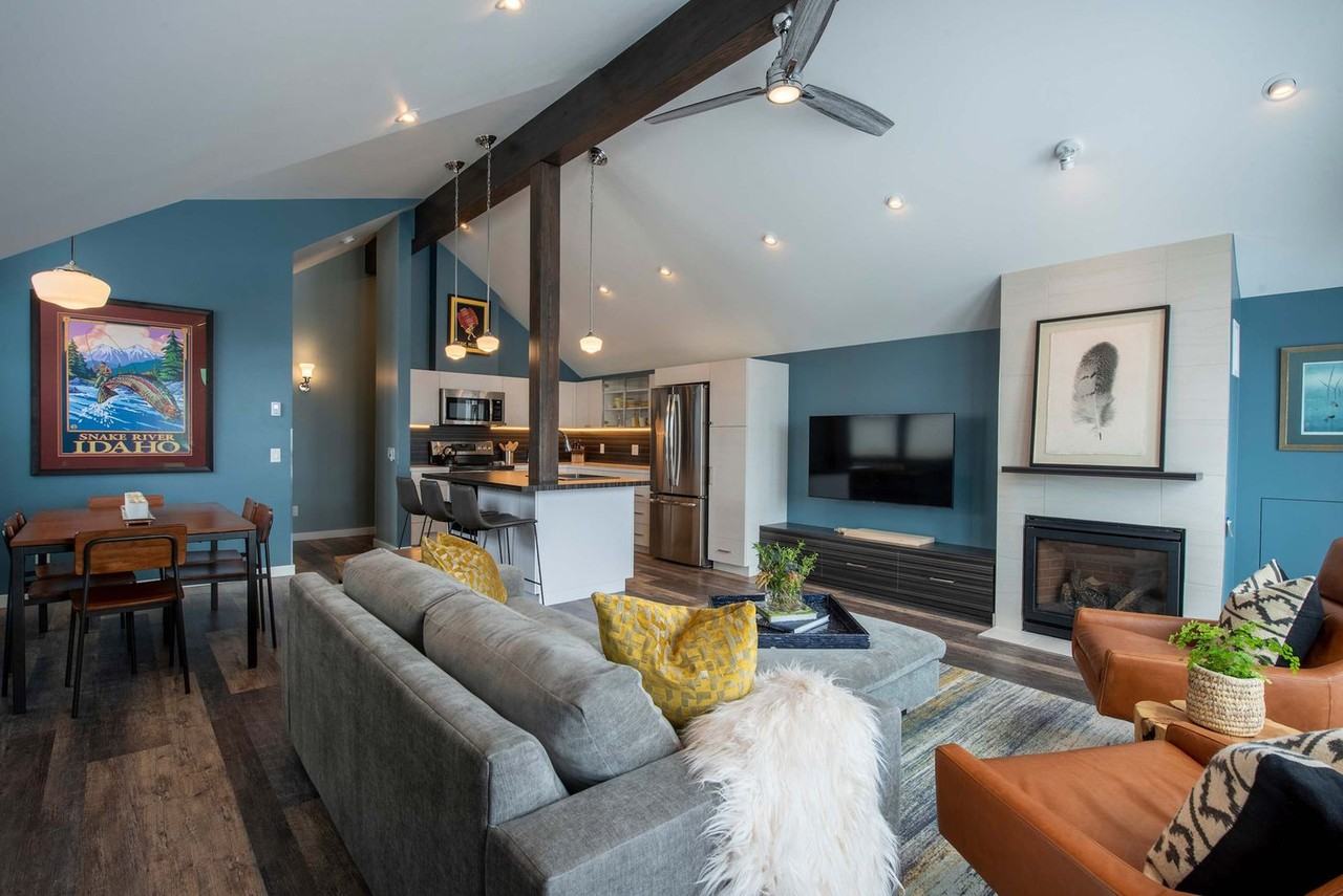 25 West Birch Street - Photo 3 of 74