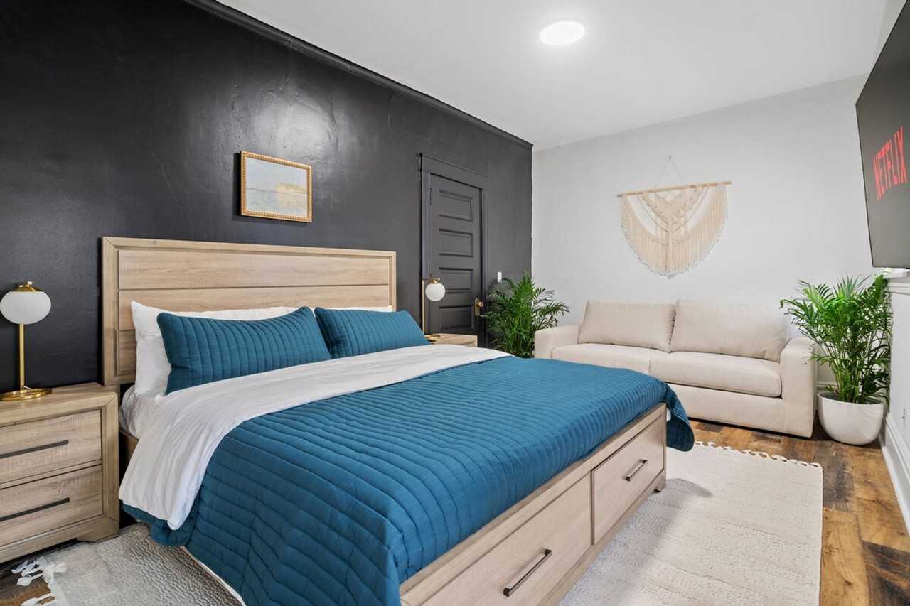 1115 W 31st St #1292856P - Photo 6 of 40