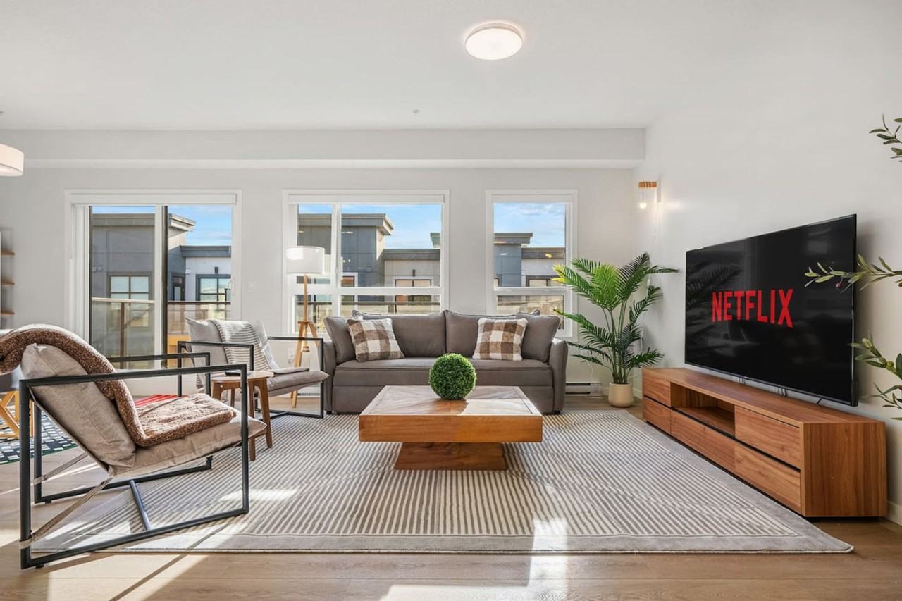 220 Seton Grove Se #1314516P - Photo 2 of 46