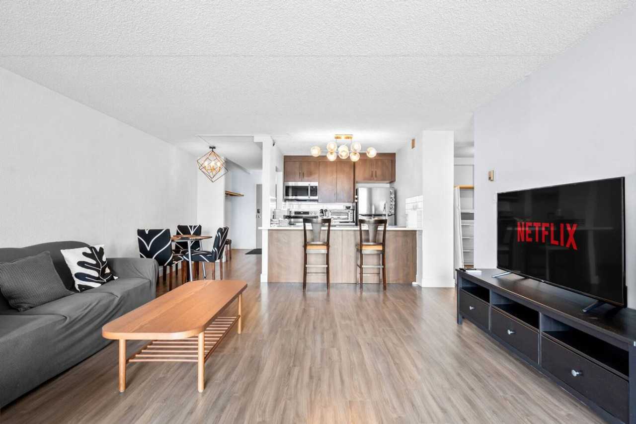 221 6 Ave Se #1314545P - Photo 3 of 37