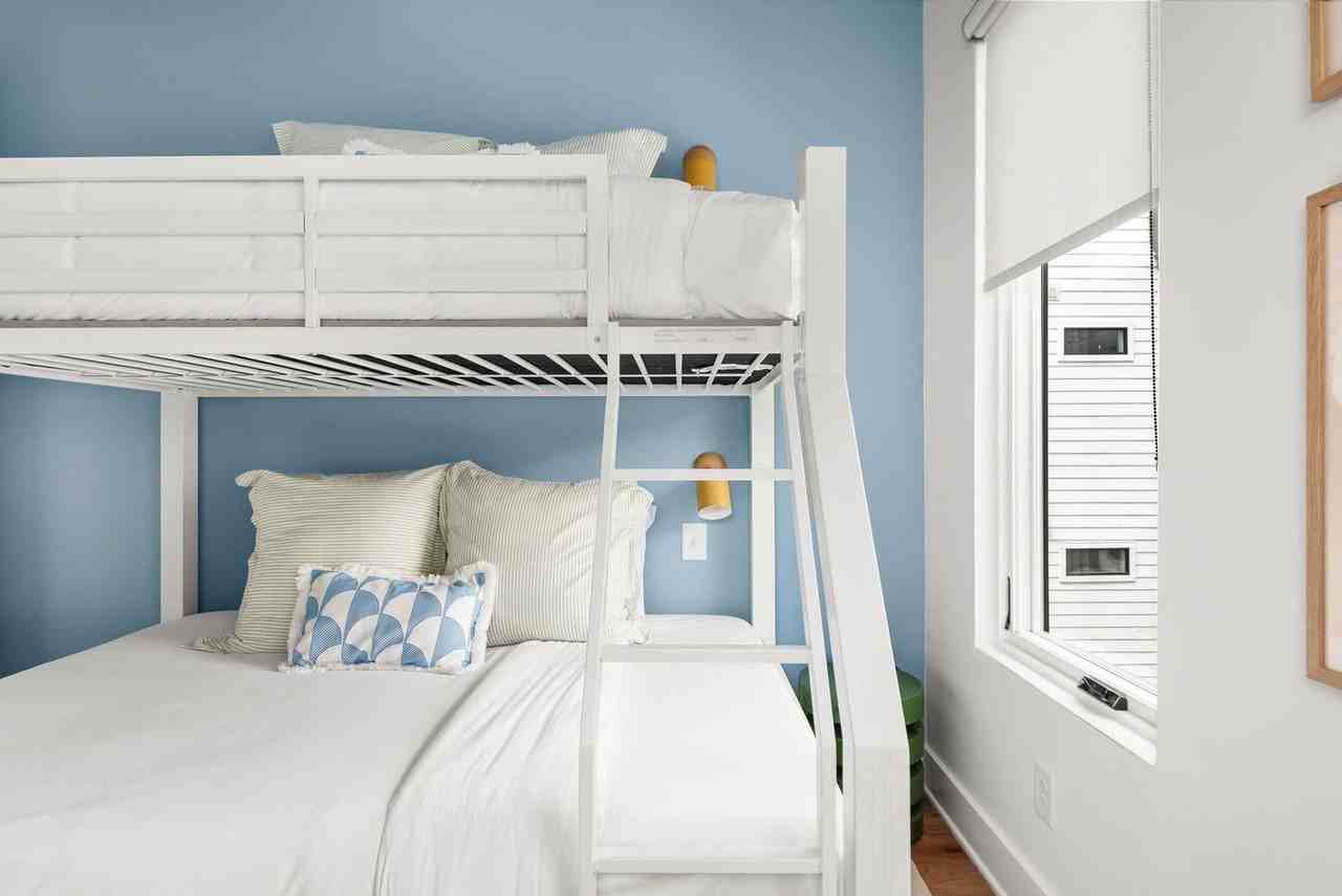 770 E Argyle Ave #1312334P - Photo 5 of 50