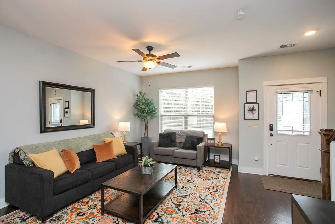 1106B Stratford Ave #1312367P - Photo 2 of 29