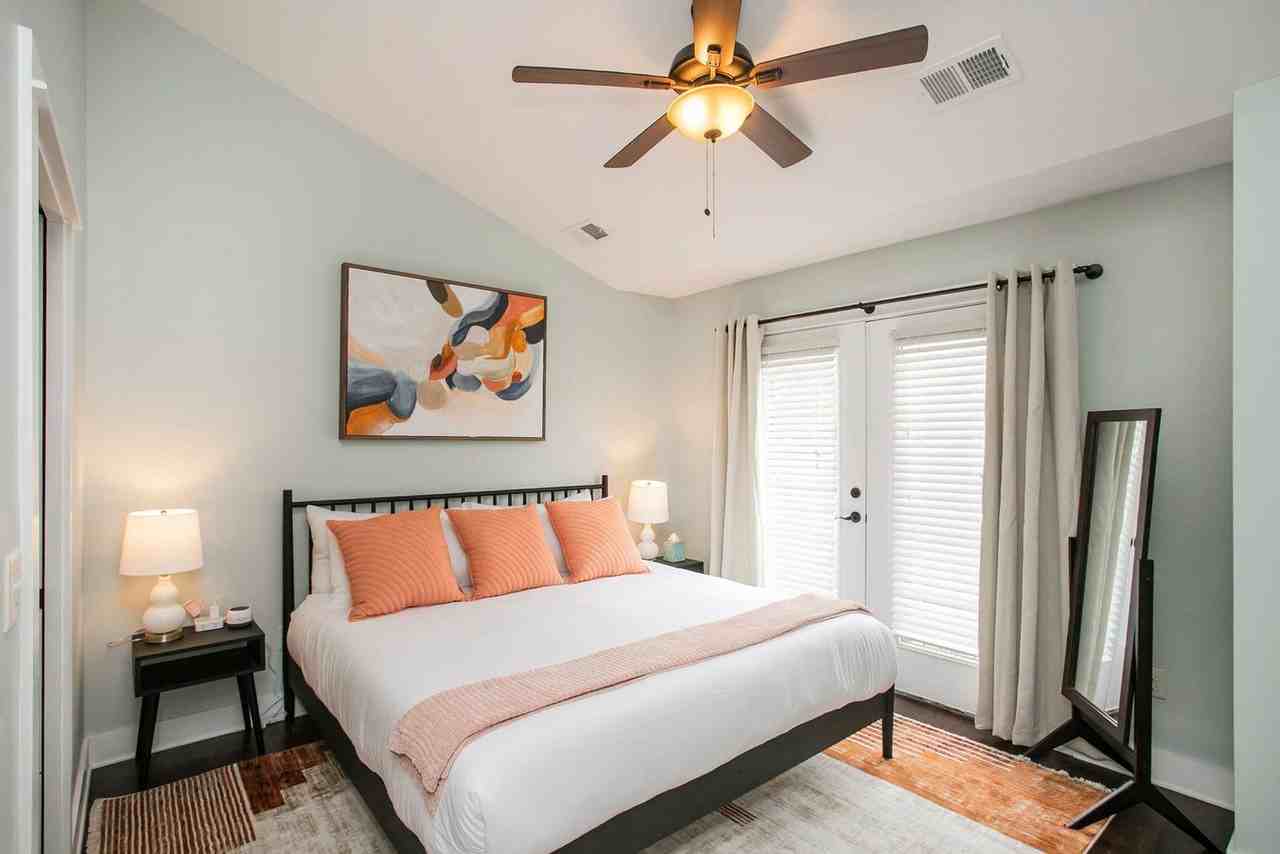 1106B Stratford Ave #1312367P - Photo 5 of 29