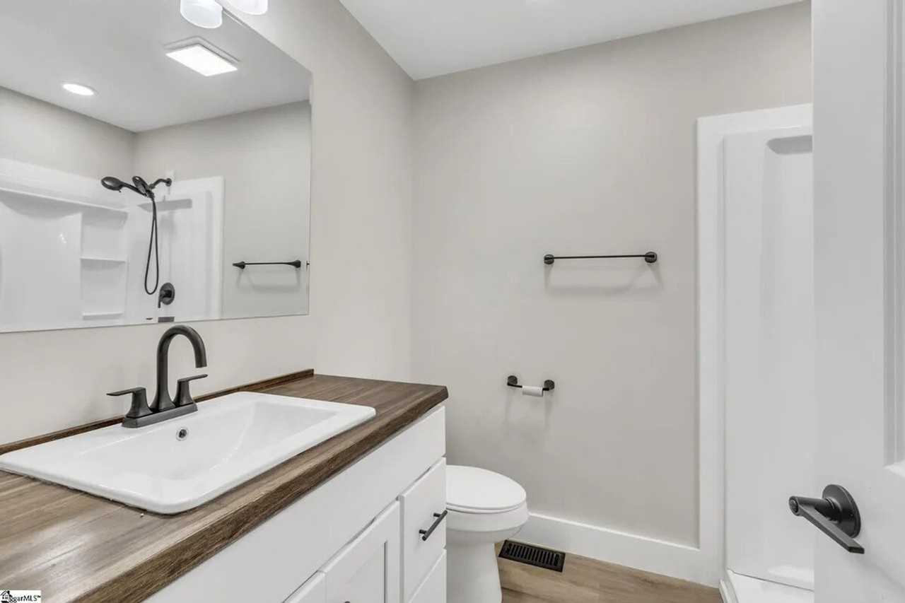 216 Brockman Ave #1312675P - Photo 6 of 42