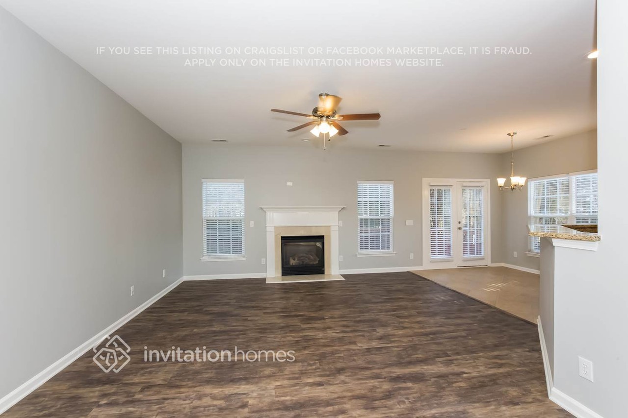 403 Amersham Ln - Photo 2 of 18