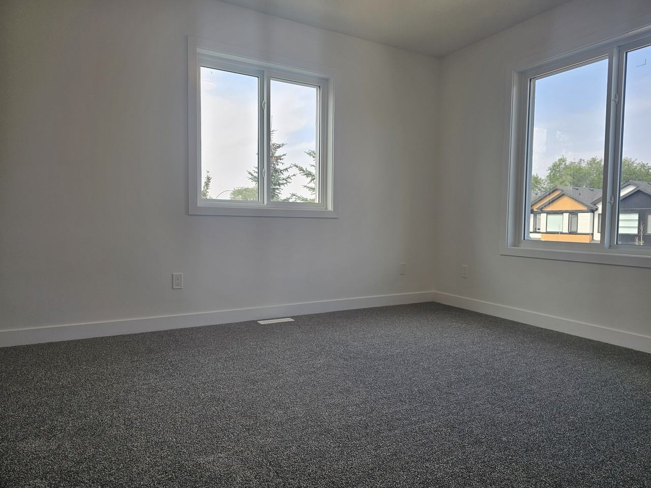 15315 95 Avenue Northwest - 1 Main #1MAIN - Photo 7 of 10