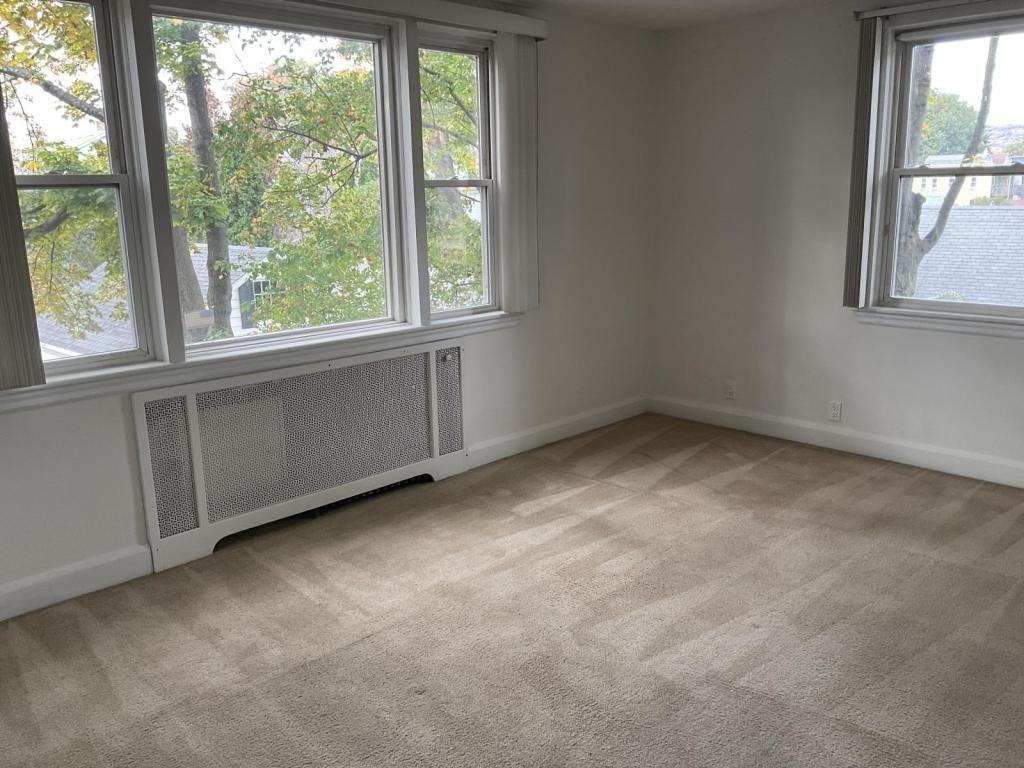 157 E Walnut St - Photo 2 of 15