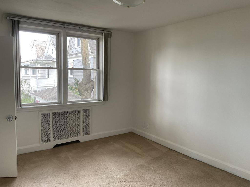 157 E Walnut St - Photo 7 of 15