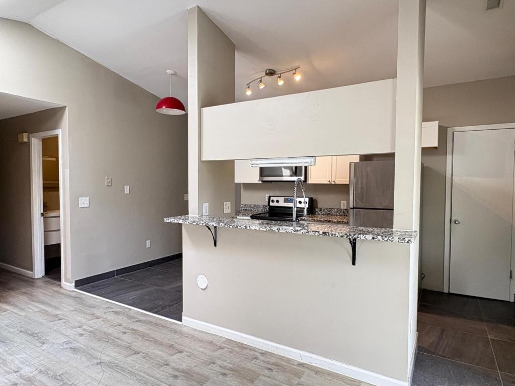 86 W 8th Ave - Photo 5 of 43